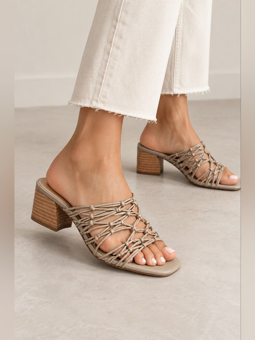 Nordstrom Signature Leandra Knotted Slide Gray Size 8
